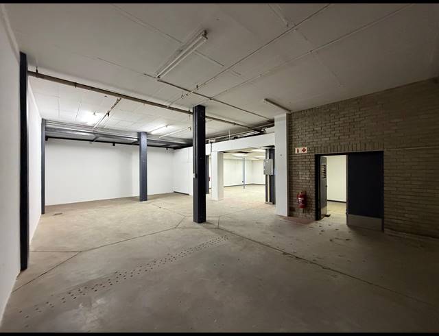 676M² WAREHOUSE TO LET IN VORNA VALLEY